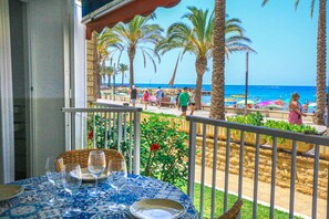 Outdoor dining - BELLO HORIZONTE Apartment (Salou)