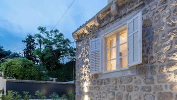 Deluxe House | Terrace/patio