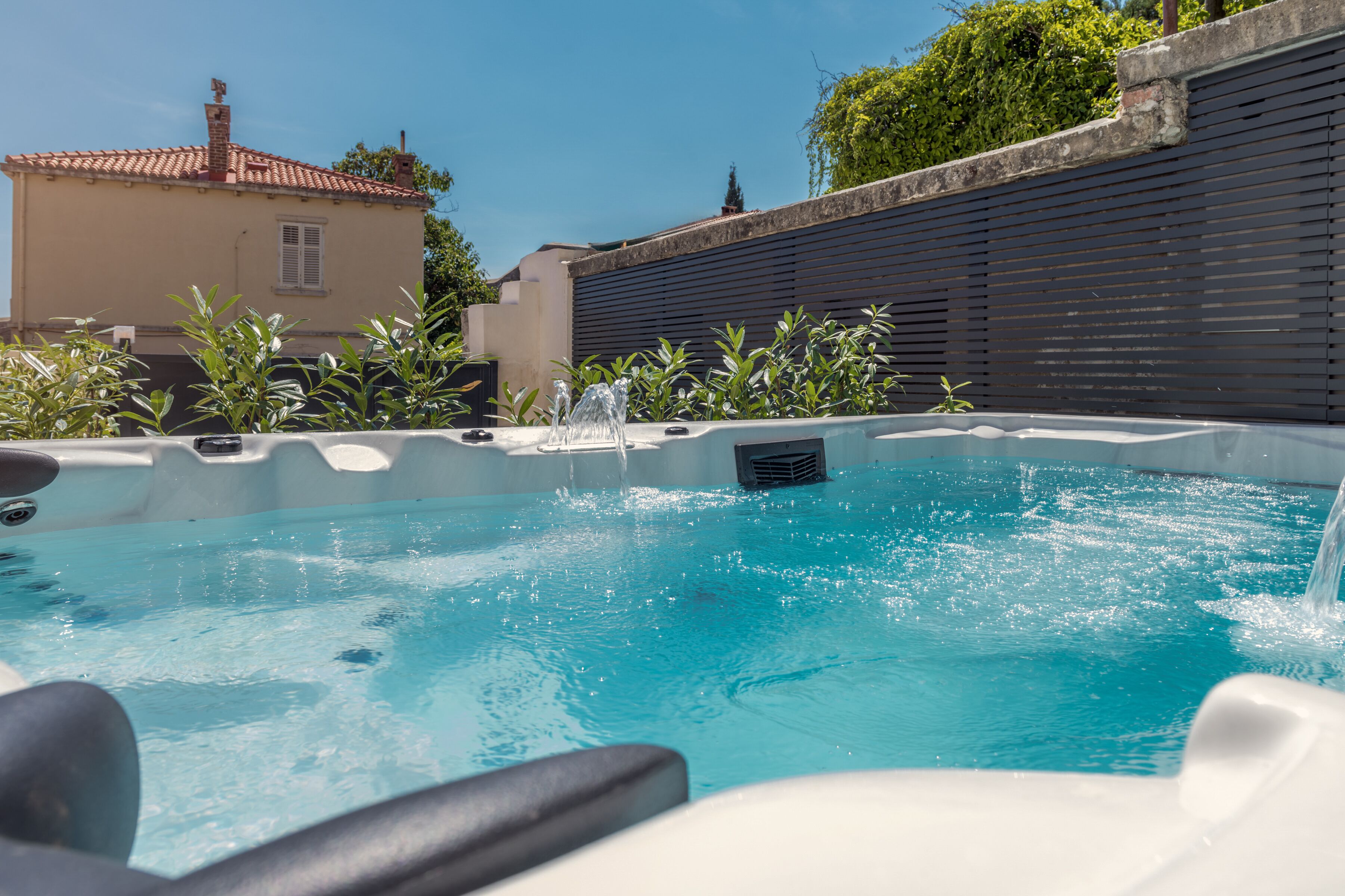 Seasonal outdoor pool, pool umbrellas, sun loungers