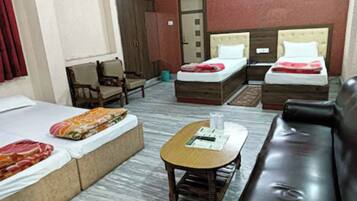 Deluxe Studio Suite, City View | Free WiFi, bed sheets