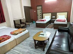 Deluxe Studio Suite, City View | Free WiFi, bed sheets