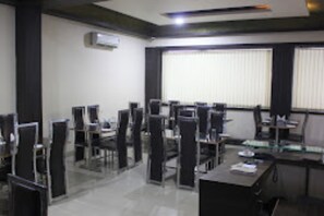 Restaurant - Goroomgo Royal Surya Gaya (Gaya)
