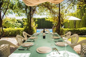Outdoor dining - Villa del Mamut, en Padul Granada (PADUL)