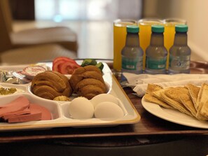 Desayuno completo gratuito y diario