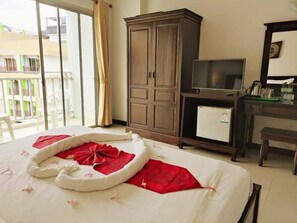 Deluxe kamer, 1 slaapkamer, niet-roken, uitzicht op de stad | Uitzicht vanuit de kamer