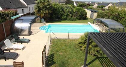 Maison spacieuse avec piscine couverte prĂšs du Mont-Saint-Michel