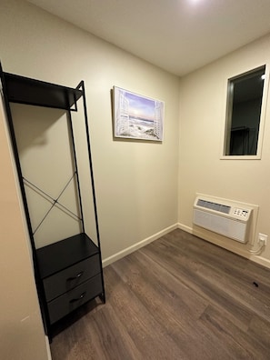 1 bedroom, desk, free WiFi, bed sheets