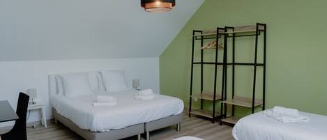 4 bedrooms, free WiFi, bed sheets