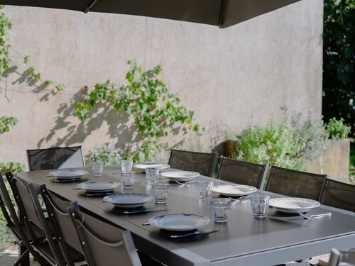 Spacious Gîte with Garden & Modern Decor in Scenic Centre Val de Loire