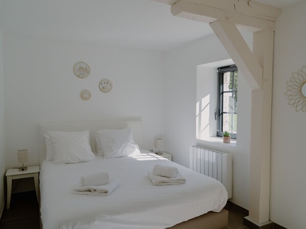 4 bedrooms, free WiFi, bed sheets