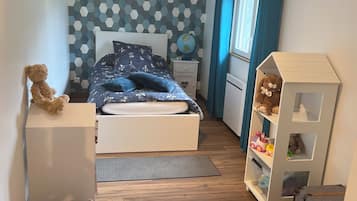 3 bedrooms, desk, iron/ironing board, travel cot