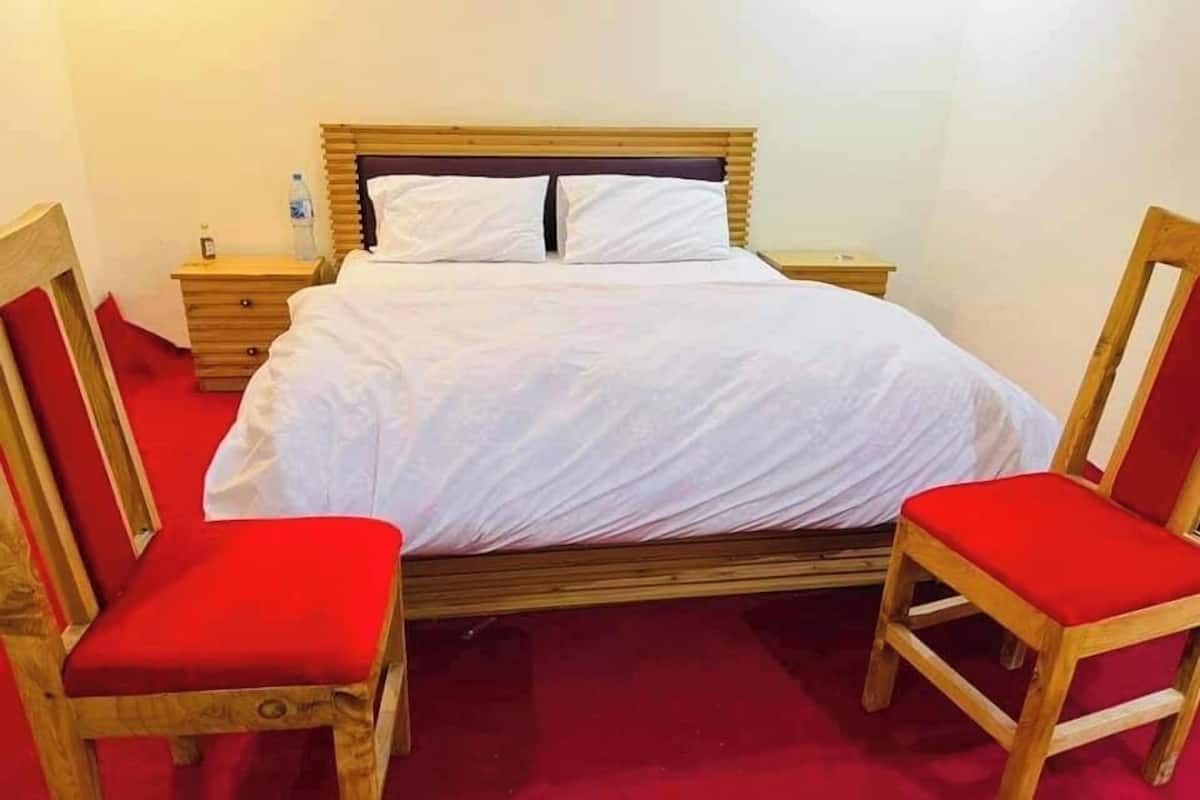 Habitación doble Deluxe | Tabla de planchar con plancha y wifi gratis