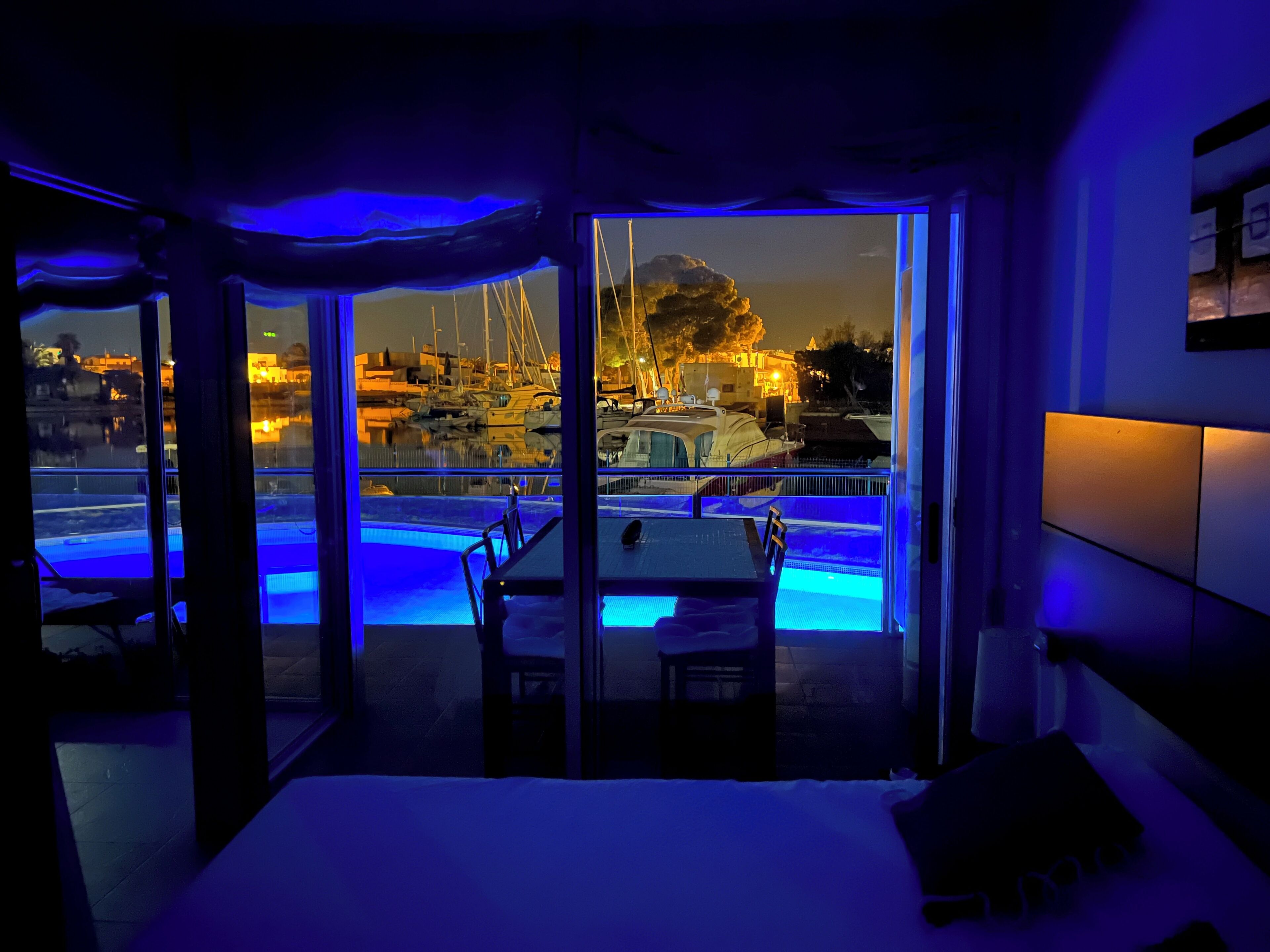 2 slaapkamers, een strijkplank/strijkijzer, wifi, beddengoed