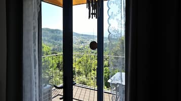 Deluxe Double Room | Individually decorated, individually furnished, blackout curtains