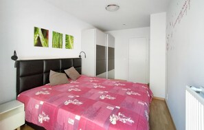 2 habitaciones, cuna de viaje y wifi gratis