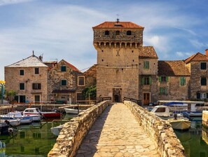 House - Tina - With Pool and View - H 6 (Kastela)