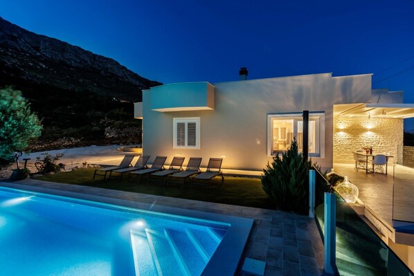 House - Tina - With Pool and View - H 6 (Kastela)