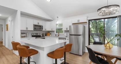 Beautiful 6 bed, 3 bath home in quiet neighborhood