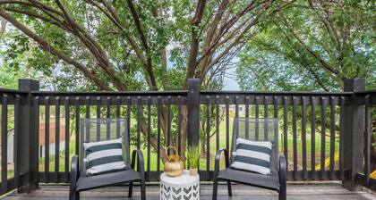 Beautiful 6 bed, 3 bath home in quiet neighborhood