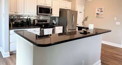 Adorable apartment uptown