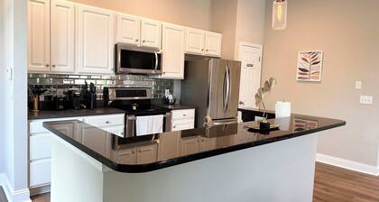Adorable apartment uptown