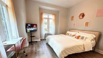 1 bedroom, desk, iron/ironing board, WiFi