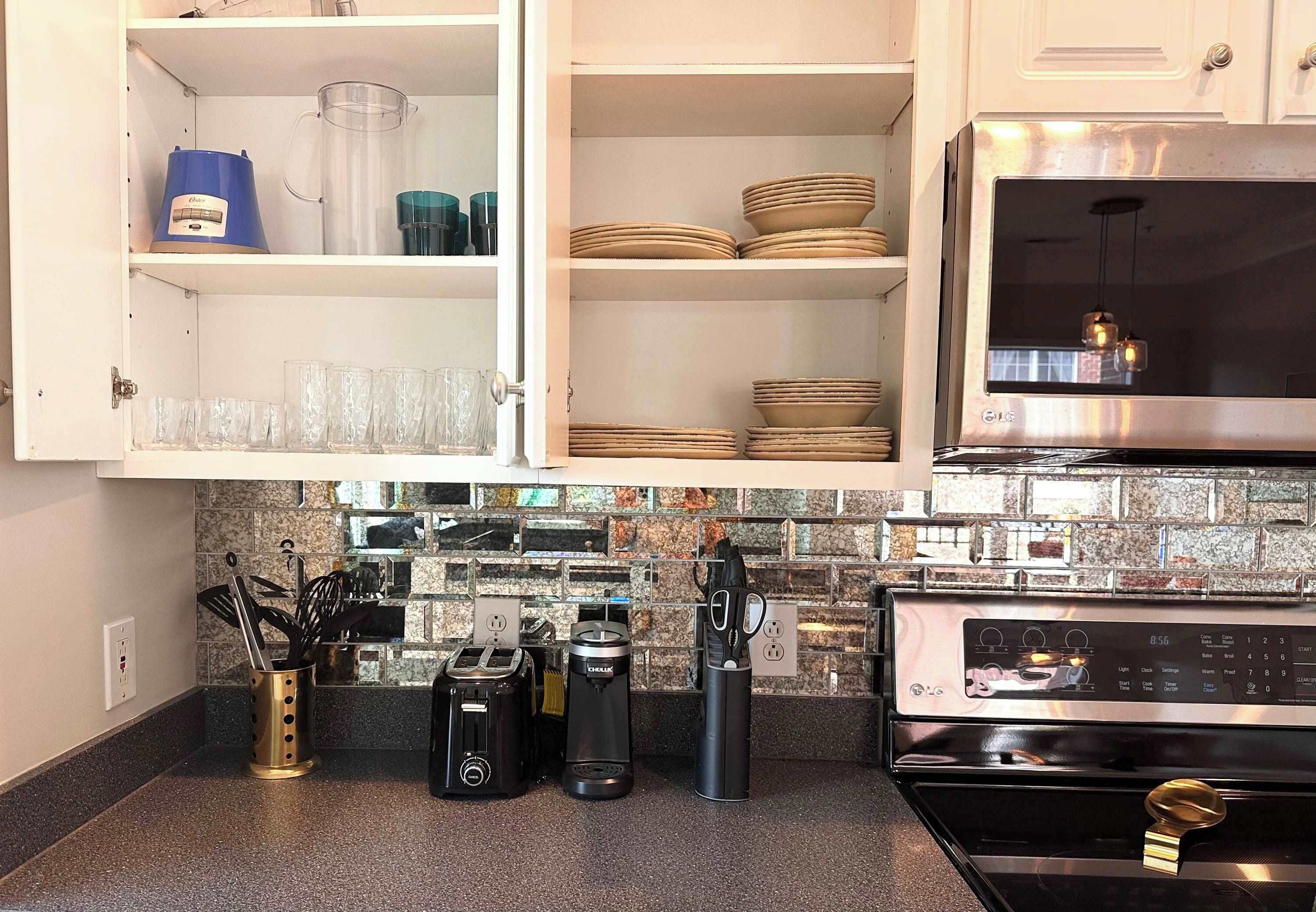 冰箱、微波炉、烤箱、炉灶