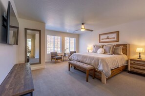 5 bedrooms, travel crib, WiFi, bed sheets - Escondido Gem | Spacious Resort Home (Washington)