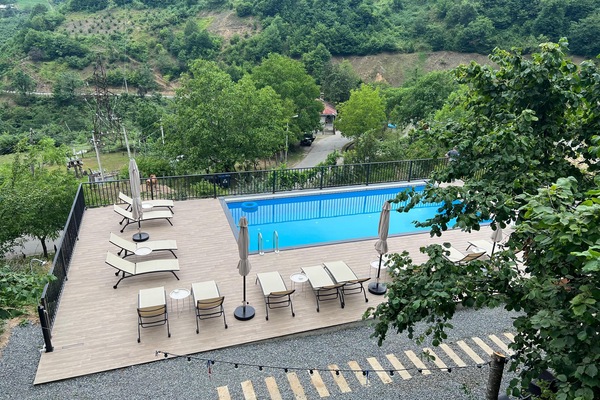 Seasonal outdoor pool, pool umbrellas, sun loungers