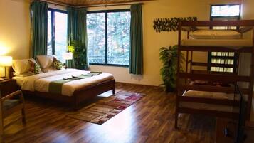 Habitación doble Deluxe | Insonorización, tabla de planchar con plancha y wifi gratis