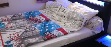 2 bedrooms, WiFi, bed sheets