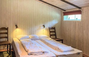 2 bedrooms, iron/ironing board, free WiFi, bed sheets - Stunning home in Ronneby with kitchen (Ronneby)