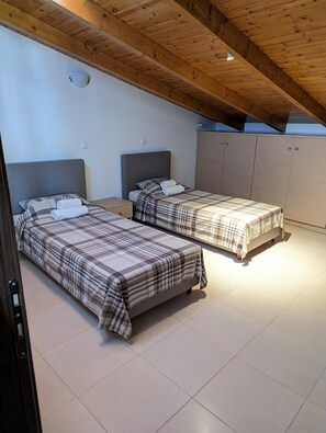 Apartamento, fumadores | 6 dormitorios