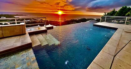 Villa Paraiso | 9-Bedroom Luxury Villa in Tamarindo, Costa Rica