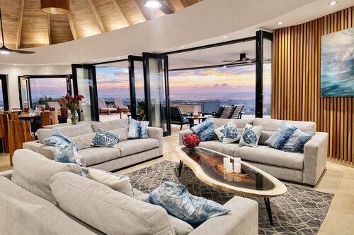 Villa Paraiso | 9-Bedroom Luxury Villa in Tamarindo, Costa Rica