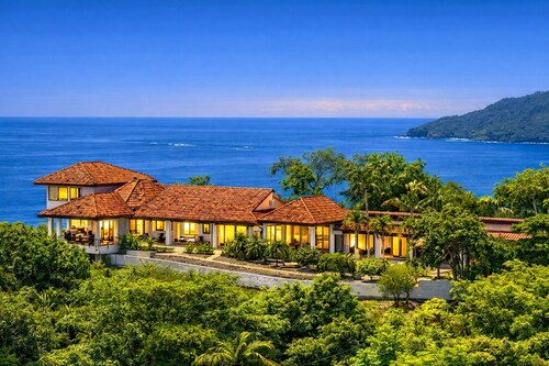 Villa Paraiso | 9-Bedroom Luxury Villa in Tamarindo, Costa Rica