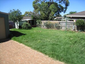 Property grounds - Comfy family holiday destination (Ocean Grove)