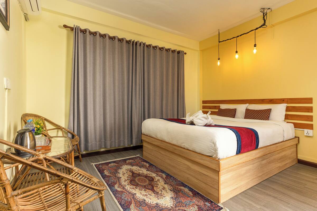 디럭스룸, 퀸사이즈침대 1개 | 고급 침구, 필로우탑 침대, 방음 설비, 다리미/다리미판