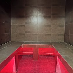 Sauna, bagno turco, trattamenti per il corpo, aromaterapia