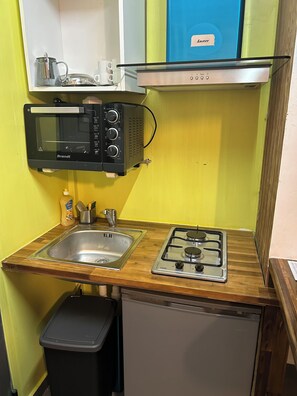 Kühlschrank, Ofen, Herdplatte, Toaster