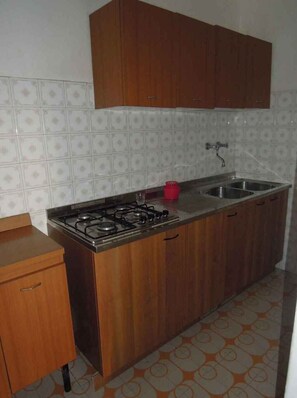 Réfrigérateur, plaque de cuisson