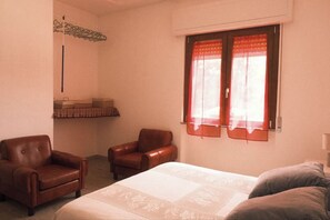 2 Schlafzimmer, Schreibtisch, Bügeleisen/Bügelbrett, kostenloses WLAN