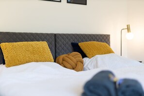 1 Schlafzimmer, Schreibtisch, Reisekinderbett, WLAN