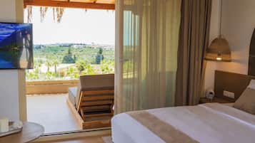 Luxury Single Room | Minibar, blackout drapes, soundproofing, iron/ironing board