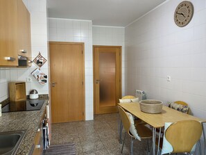Dining - Viseu Home: Apartamento espaçoso para famílias e amigos no centro de Viseu.  (Viseu)