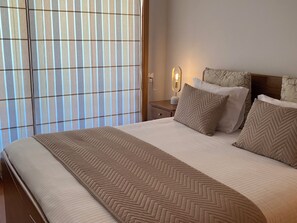 2 bedrooms, iron/ironing board, WiFi, bed sheets - Viseu Home: Apartamento espaçoso para famílias e amigos no centro de Viseu. (Viseu)