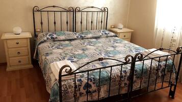 1 camera, ferro/asse da stiro, Wi-Fi, lenzuola