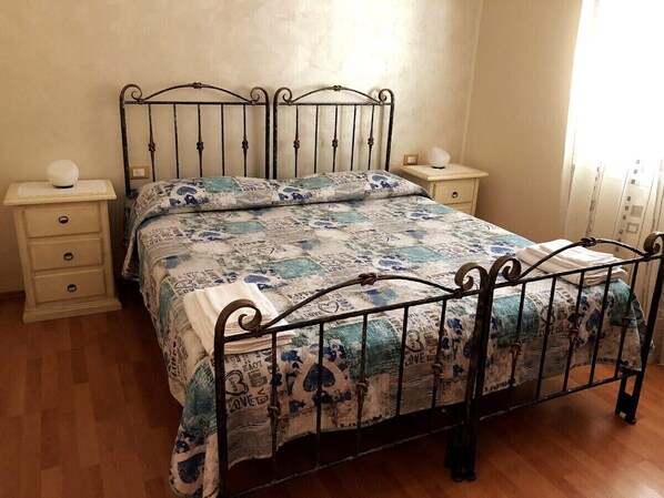 1 chambre, fer et planche à repasser, Wi-Fi, draps fournis