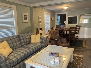 Smart TV - 3BR/3BA Charming Key West Style Home in Downtown Saint Augustine (St. Augustine)