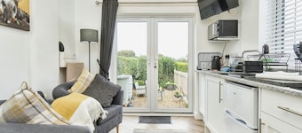 Little Dell -  a bungalow that sleeps 2 guests  in 1 bedroom